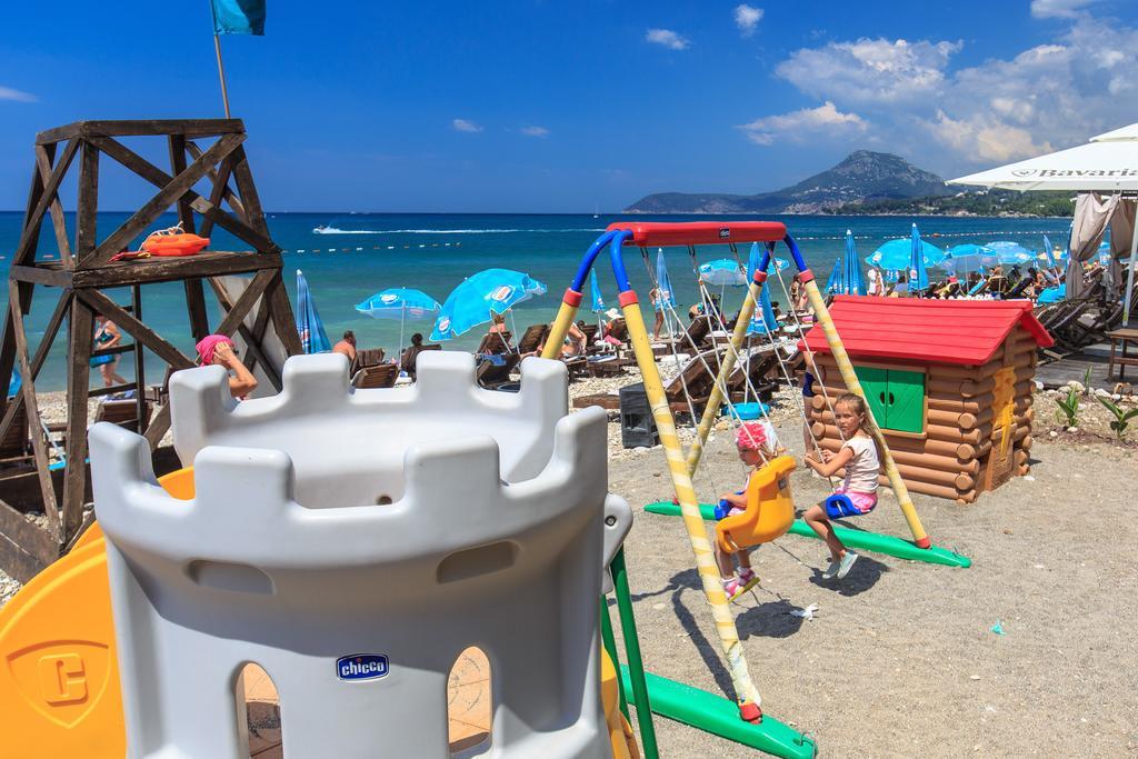 Apartments Kuce Lekovica Beach & Snack Bar- Bistro Екстериор снимка