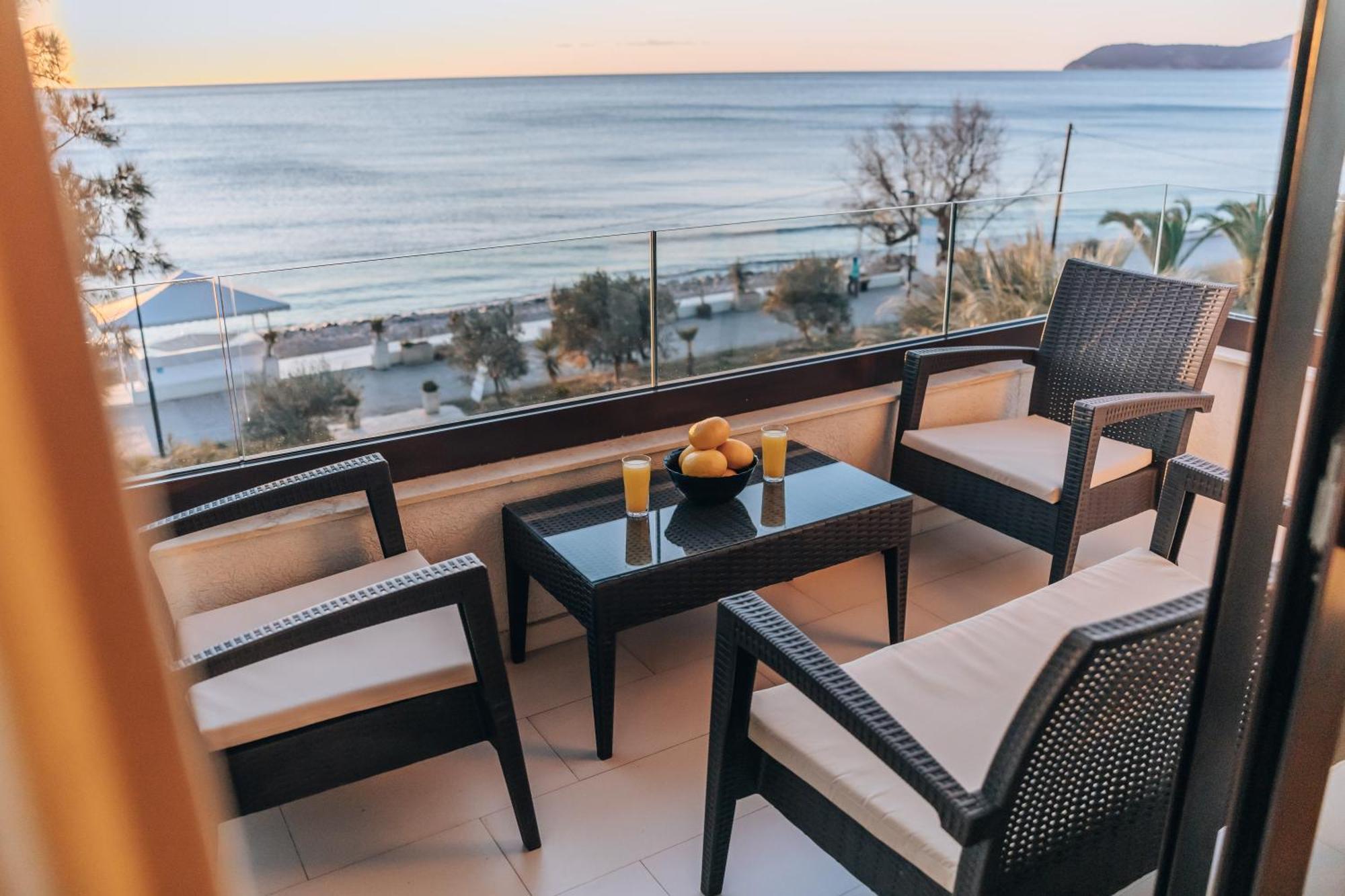 Apartments Kuce Lekovica Beach & Snack Bar- Bistro Стая снимка