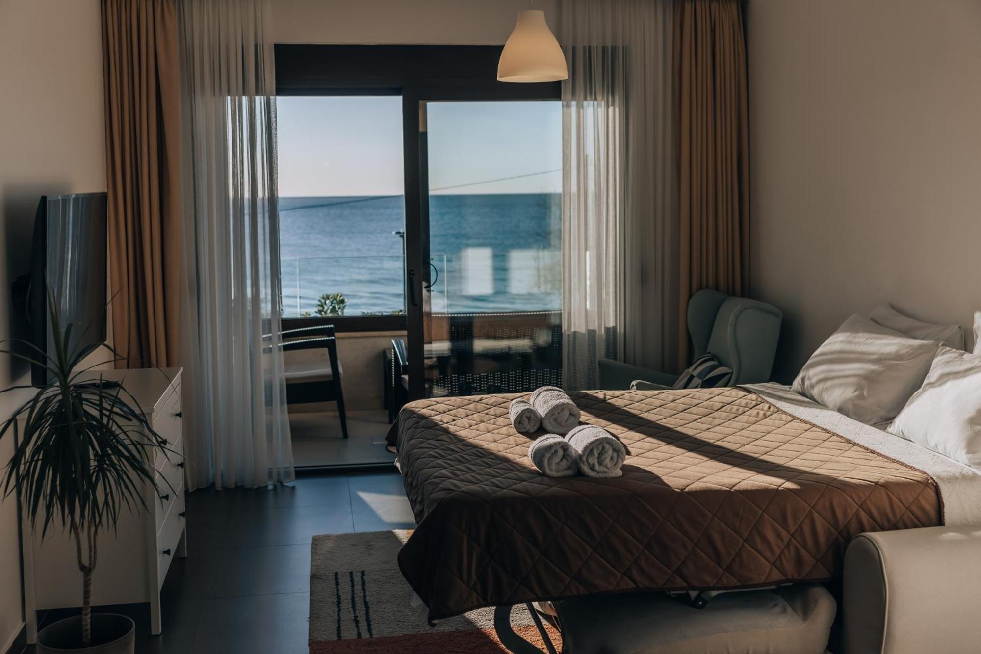 Apartments Kuce Lekovica Beach & Snack Bar- Bistro Стая снимка