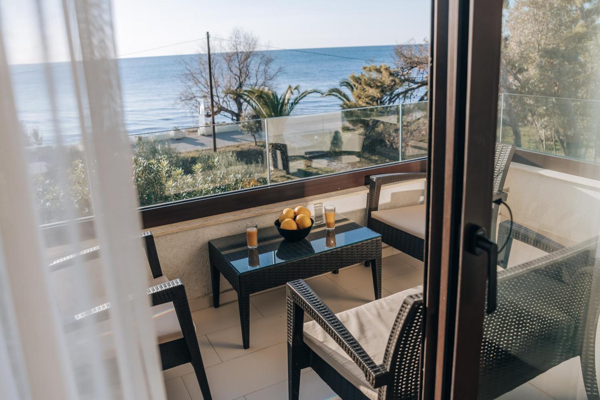 Apartments Kuce Lekovica Beach & Snack Bar- Bistro Екстериор снимка