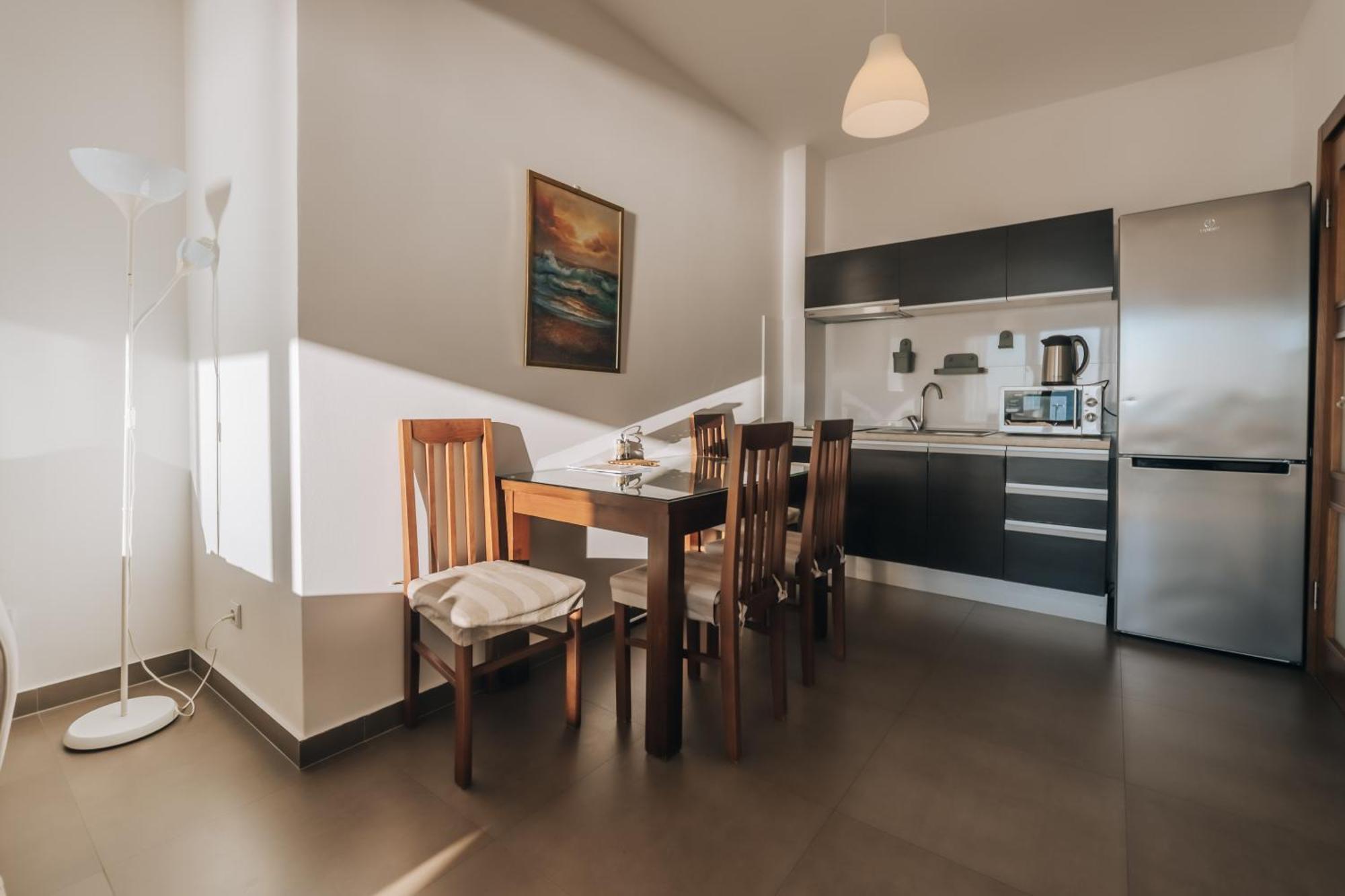 Apartments Kuce Lekovica Beach & Snack Bar- Bistro Стая снимка