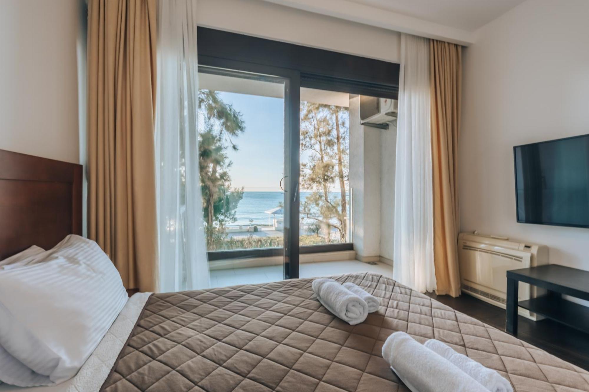 Apartments Kuce Lekovica Beach & Snack Bar- Bistro Стая снимка