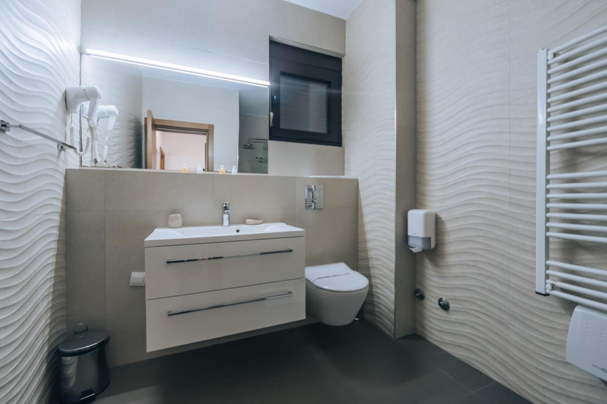 Apartments Kuce Lekovica Beach & Snack Bar- Bistro Стая снимка