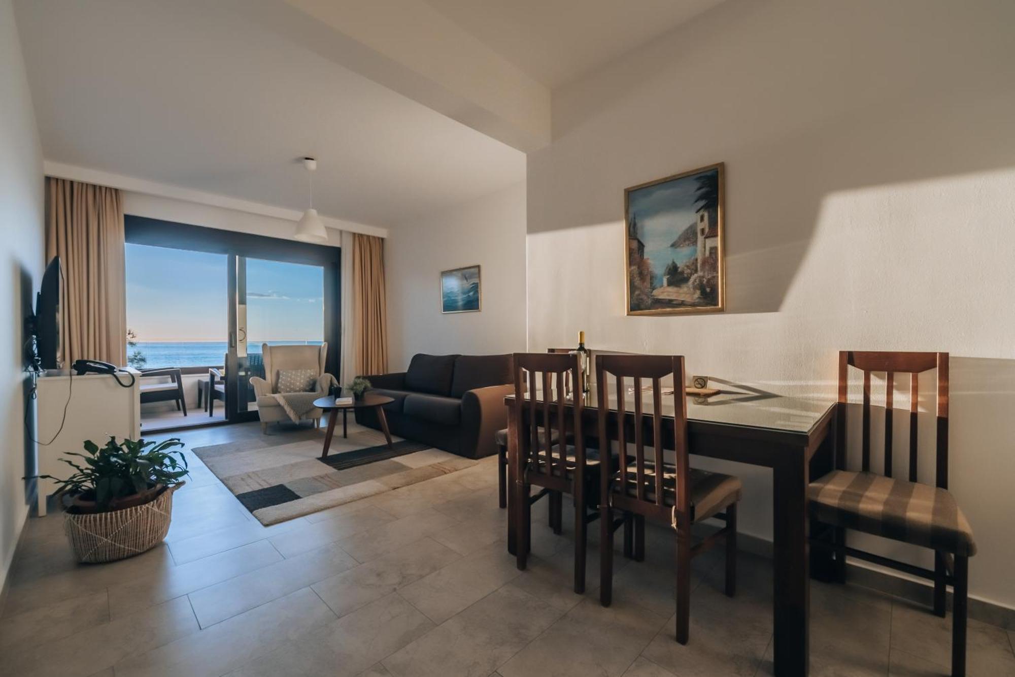 Apartments Kuce Lekovica Beach & Snack Bar- Bistro Стая снимка