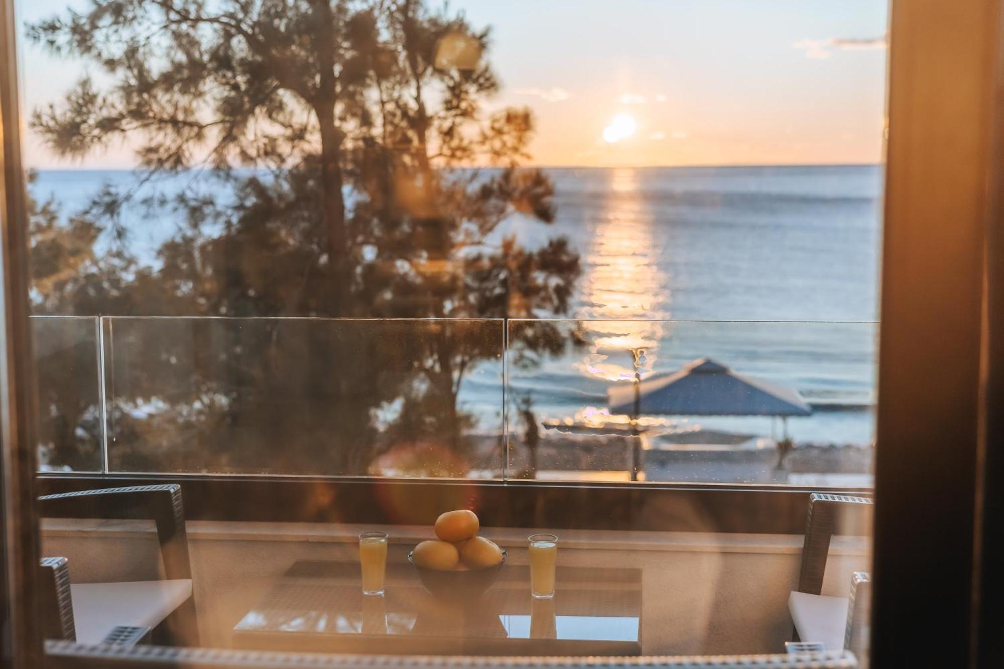 Apartments Kuce Lekovica Beach & Snack Bar- Bistro Екстериор снимка