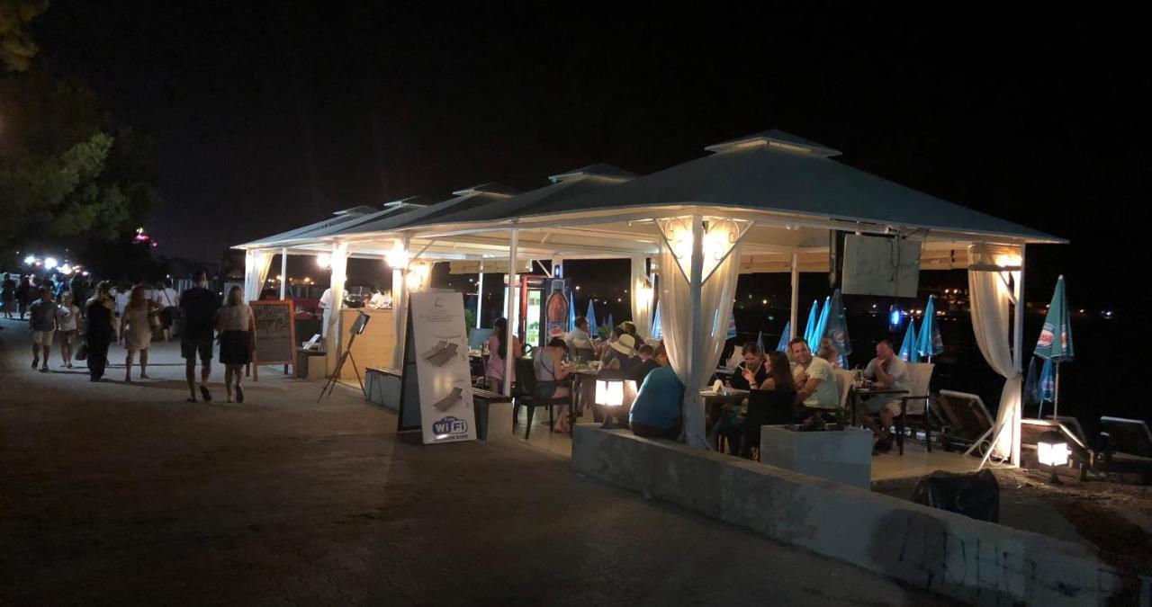 Apartments Kuce Lekovica Beach & Snack Bar- Bistro Екстериор снимка