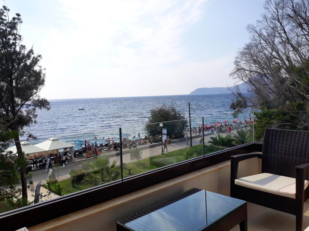 Apartments Kuce Lekovica Beach & Snack Bar- Bistro Екстериор снимка