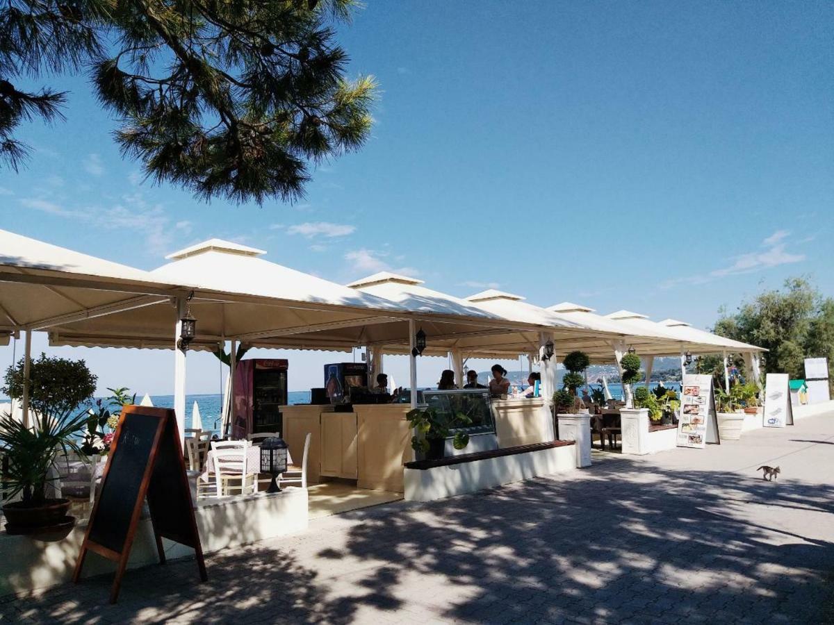 Apartments Kuce Lekovica Beach & Snack Bar- Bistro Екстериор снимка