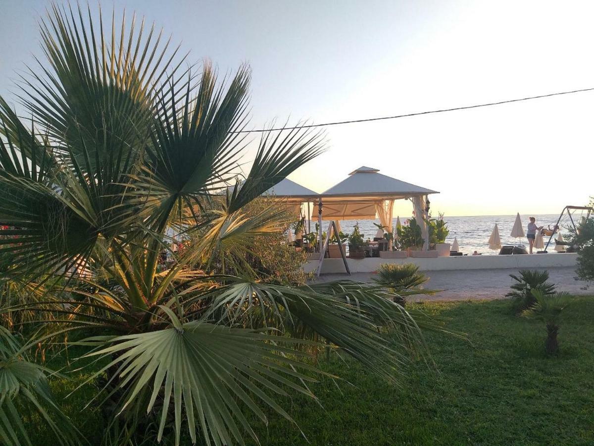 Apartments Kuce Lekovica Beach & Snack Bar- Bistro Екстериор снимка