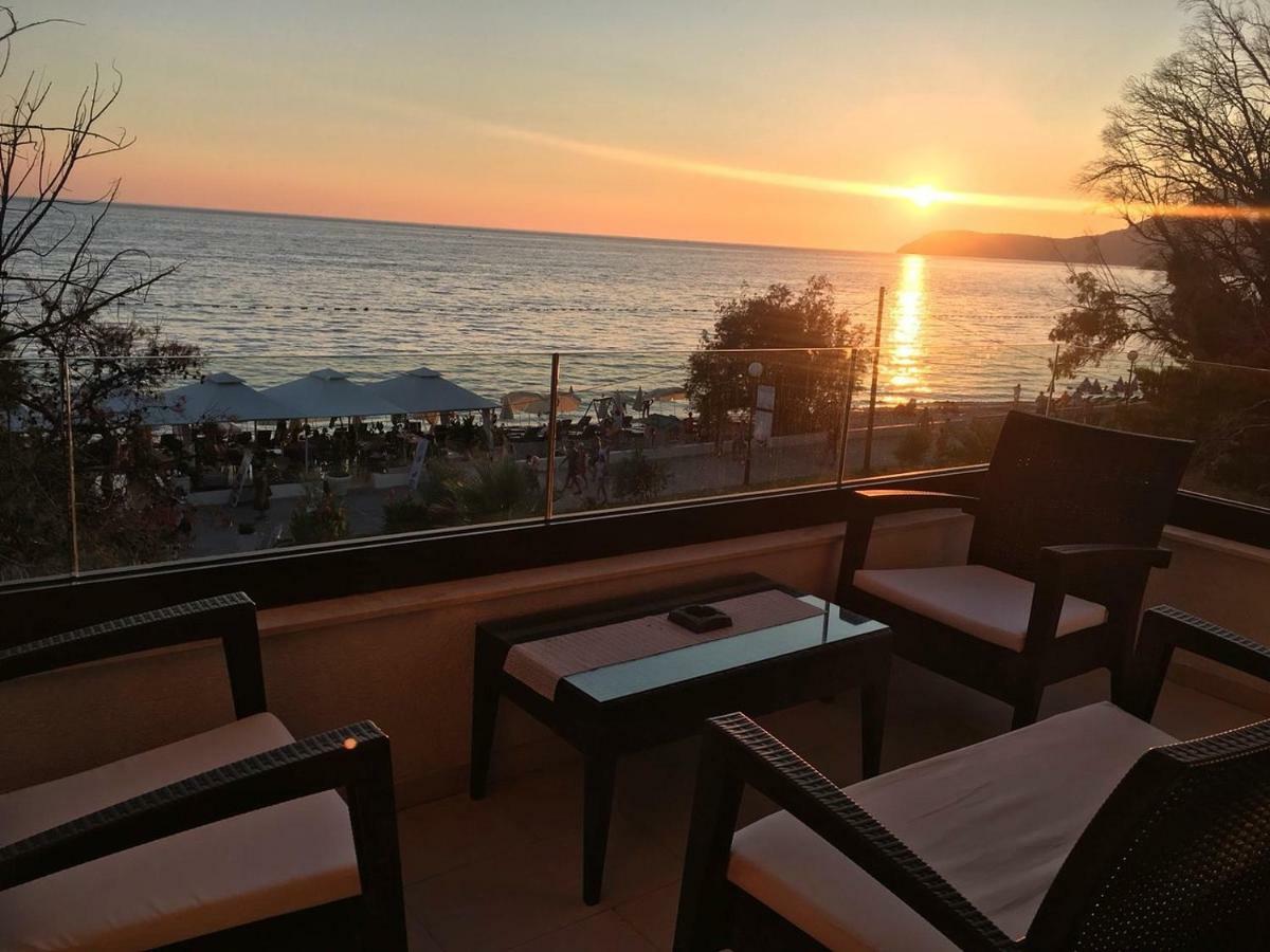 Apartments Kuce Lekovica Beach & Snack Bar- Bistro Екстериор снимка