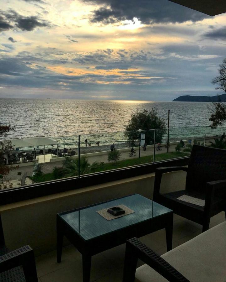 Apartments Kuce Lekovica Beach & Snack Bar- Bistro Екстериор снимка
